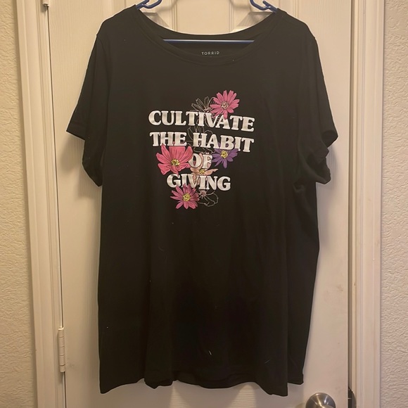 Torrid T-Shirt - Picture 2 of 2